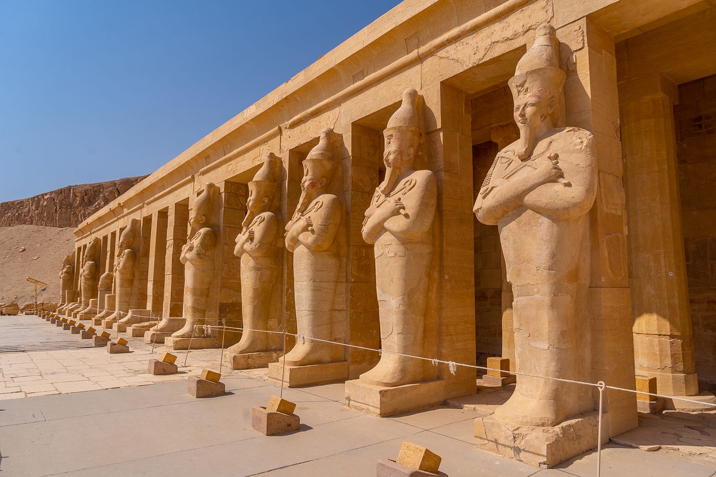 Abu Simbel colossal statues of Ramesses II